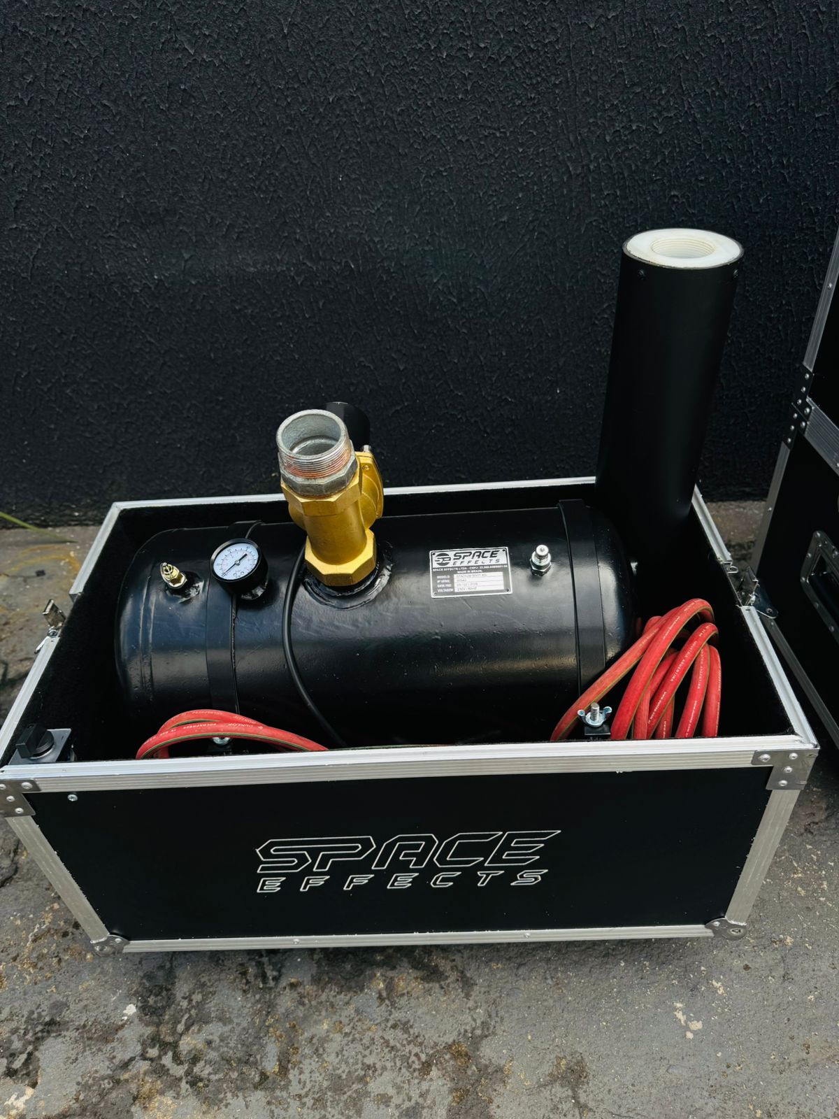 Sistema Space Effects acondicionado em case